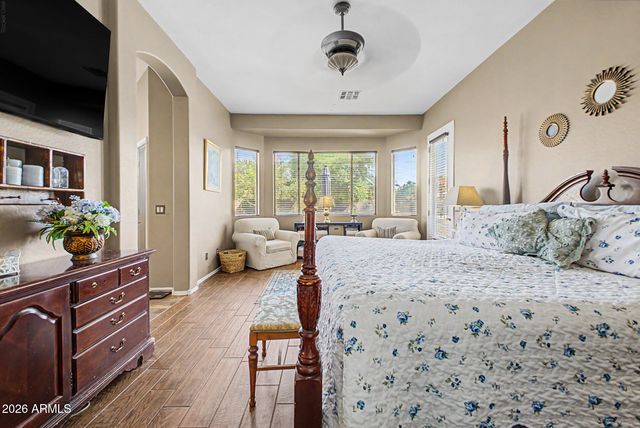 8602 W HELEN Lane, Glendale, AZ 85305