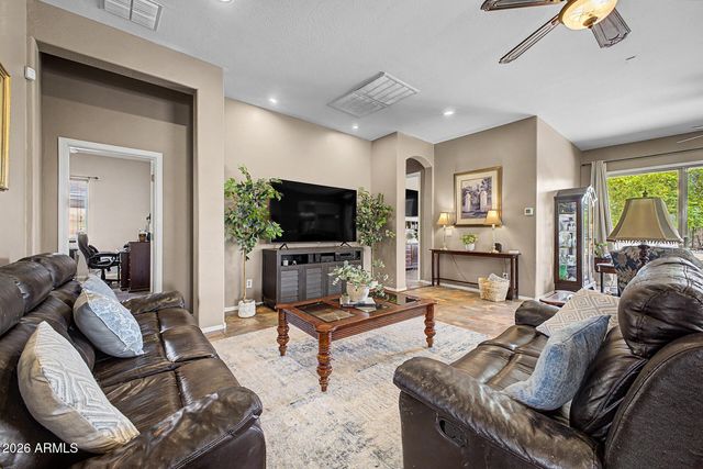 8602 W HELEN Lane, Glendale, AZ 85305