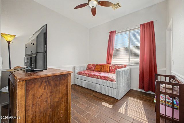 8602 W HELEN Lane, Glendale, AZ 85305