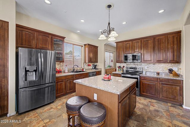 8602 W HELEN Lane, Glendale, AZ 85305