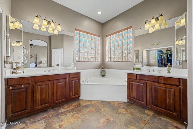 8602 W HELEN Lane, Glendale, AZ 85305