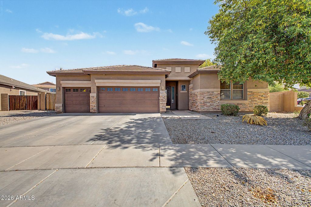 8602 W HELEN Lane, Glendale, AZ 85305