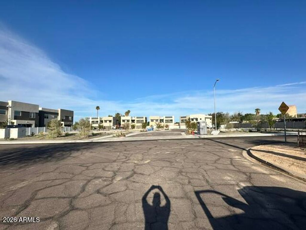 822 E ALTA VISTA Road, Phoenix, AZ 85042 — exterior
