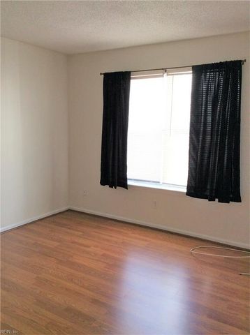 604 Shoreham Ct Apt 204, Virginia Beach, VA 23451