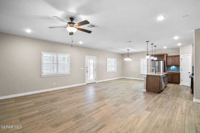 10013 Hueco Junction Road, Socorro, TX 79927