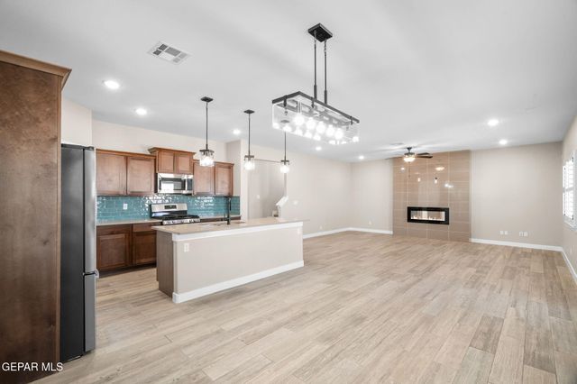 10013 Hueco Junction Road, Socorro, TX 79927