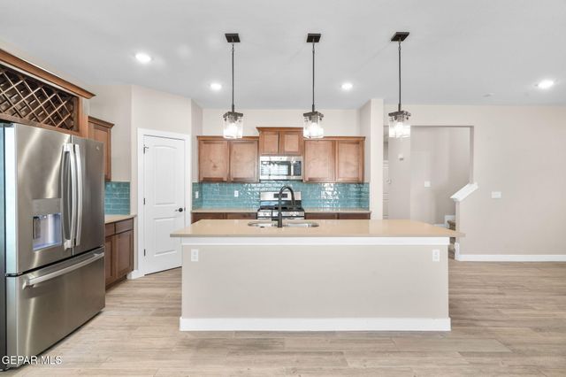 10013 Hueco Junction Road, Socorro, TX 79927