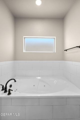 10013 Hueco Junction Road, Socorro, TX 79927