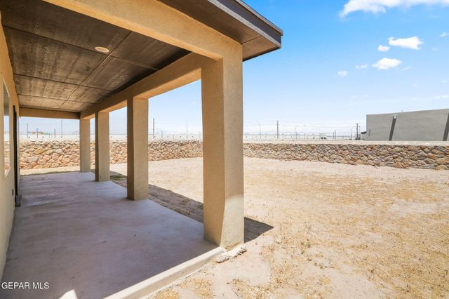 10013 Hueco Junction Road, Socorro, TX 79927