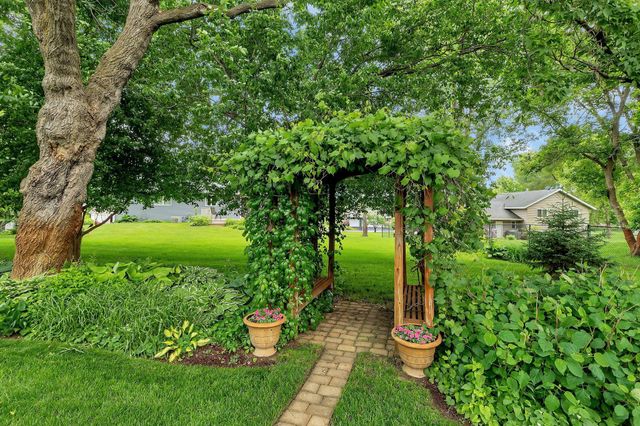 2708 Tranquility Drive, Saint Cloud, MN 56301