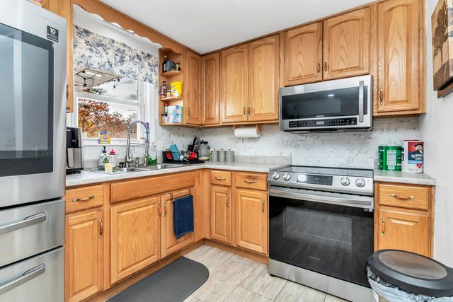 8 Alta Avenue, Salem, NH 03079