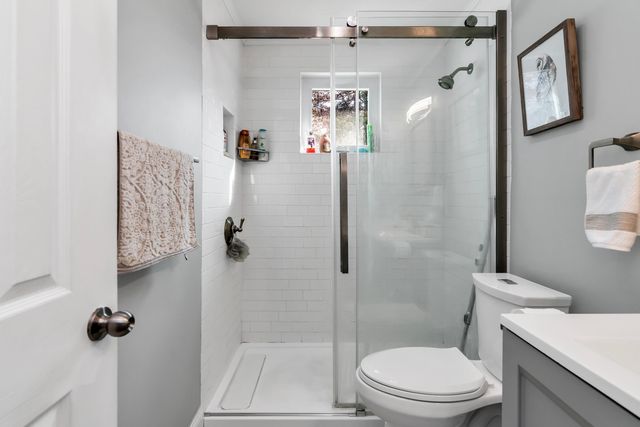 8 Alta Avenue, Salem, NH 03079