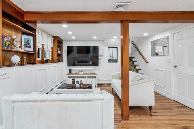 8 Alta Avenue, Salem, NH 03079