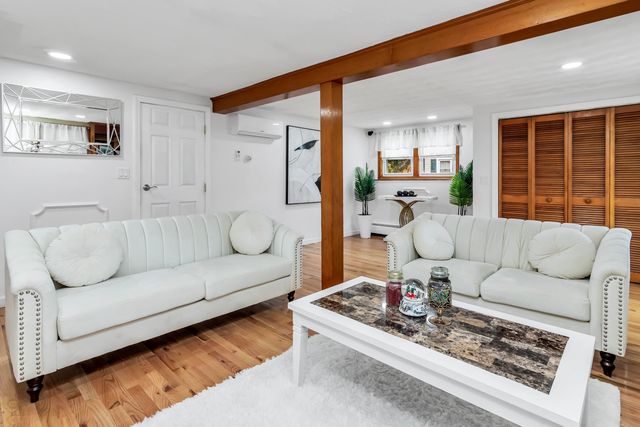 8 Alta Avenue, Salem, NH 03079