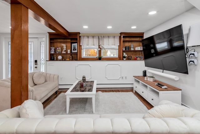 8 Alta Avenue, Salem, NH 03079