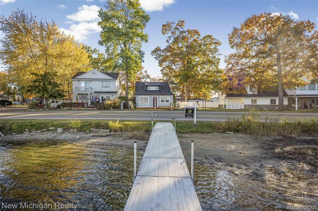 8665 Cooley Lake Road, Commerce Charter Township, MI 48382