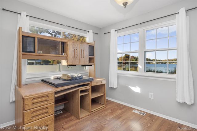 8665 Cooley Lake Road, Commerce Charter Township, MI 48382