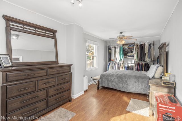 8665 Cooley Lake Road, Commerce Charter Township, MI 48382