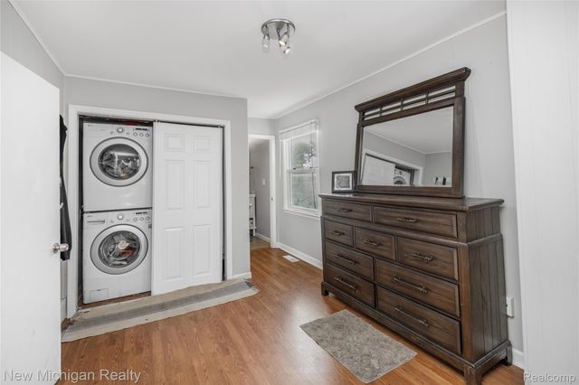 8665 Cooley Lake Road, Commerce Charter Township, MI 48382