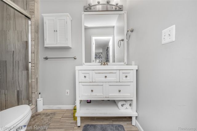 8665 Cooley Lake Road, Commerce Charter Township, MI 48382