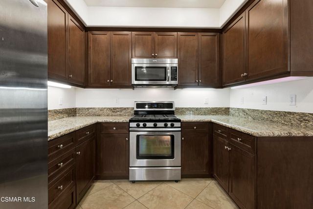 1521 Silver Shadow Drive, Newbury Park, CA 91320