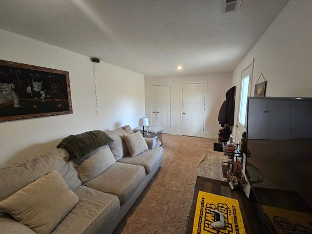 131 Coyote Willow Drive SW, Reynoldsburg, OH 43068