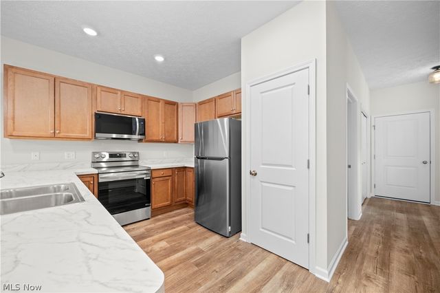 209 Alexander Drive, Elyria, OH 44035
