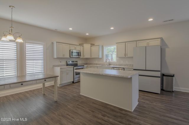 504 Poults Drive, Richlands, NC 28574