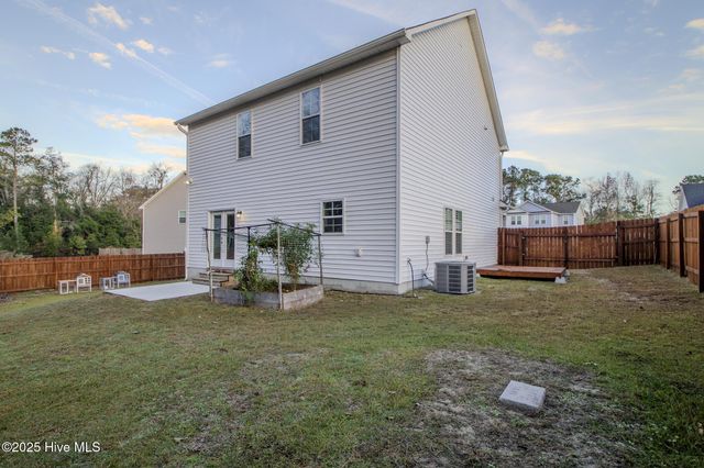 504 Poults Drive, Richlands, NC 28574