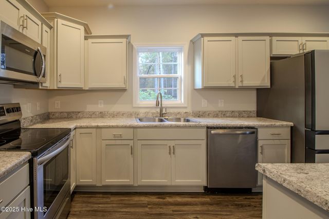 504 Poults Drive, Richlands, NC 28574