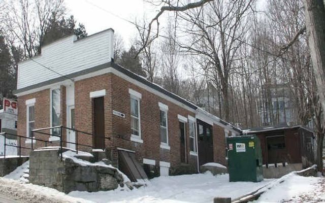 53 Houghton St, Hudson, MA 01749