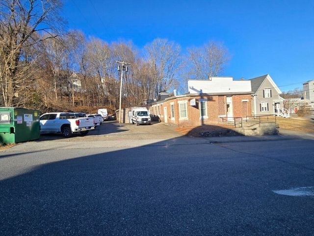 53 Houghton St, Hudson, MA 01749