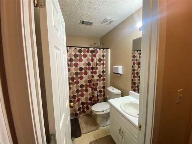 911 Castle Court, Monroe, GA 30656