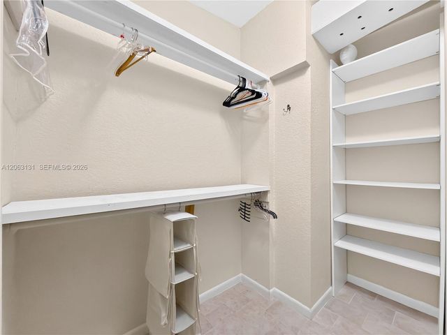 3037 NE 13th Avenue, Oakland Park, FL 33334