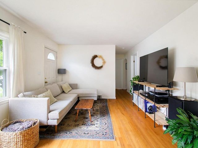 42 Hardy Avenue, Burlington, VT 05408