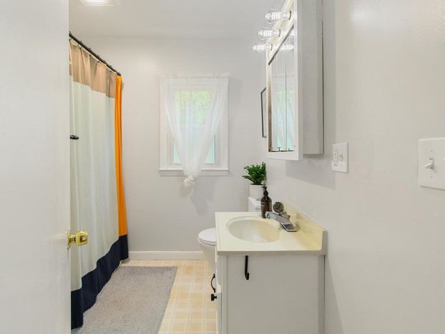 42 Hardy Avenue, Burlington, VT 05408