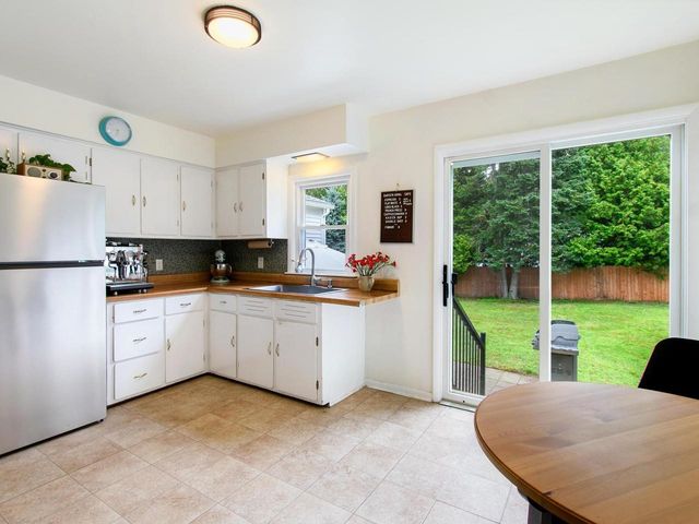 42 Hardy Avenue, Burlington, VT 05408