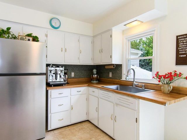 42 Hardy Avenue, Burlington, VT 05408