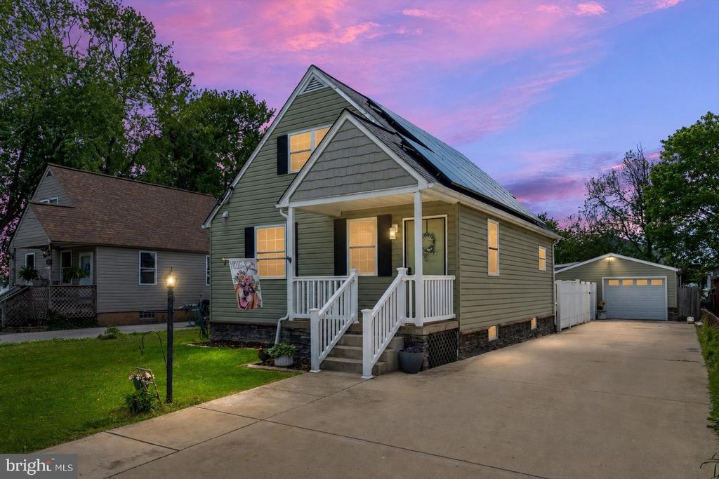 Image 1 of property listing at 3303 GRACE RD, Sparrows Point, MD 21219