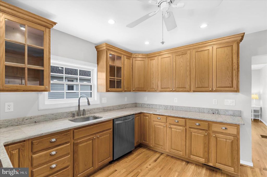 Image 10 of property listing at 3303 GRACE RD, Sparrows Point, MD 21219