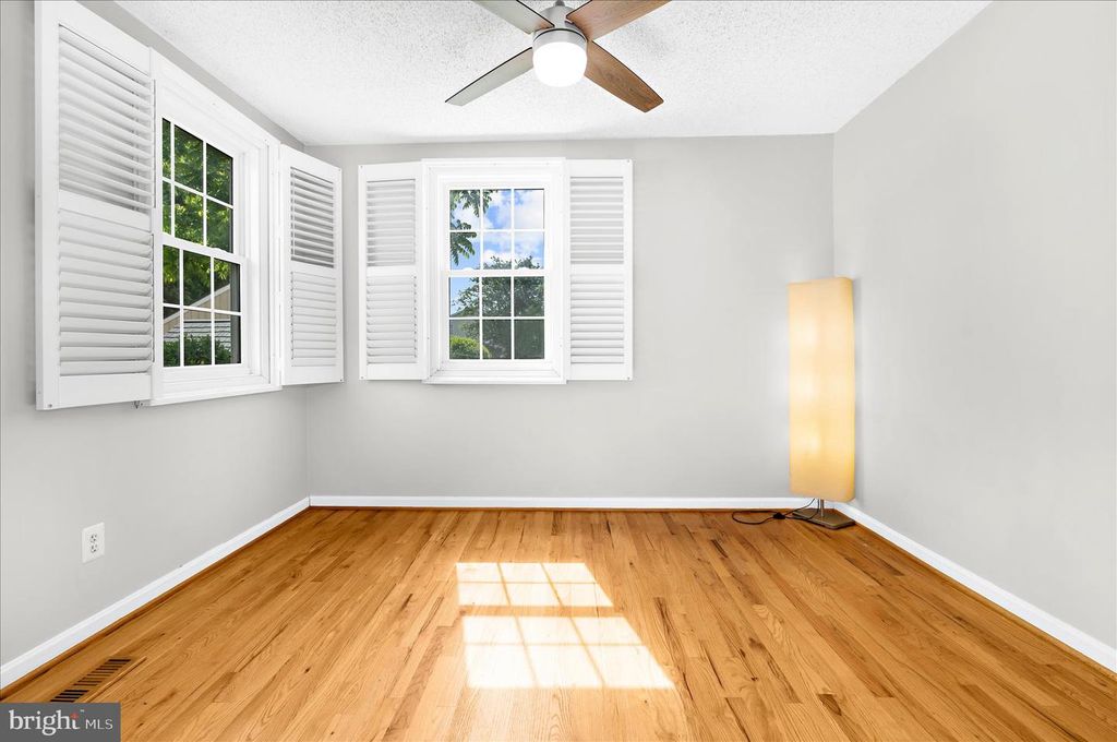 Image 15 of property listing at 3303 GRACE RD, Sparrows Point, MD 21219