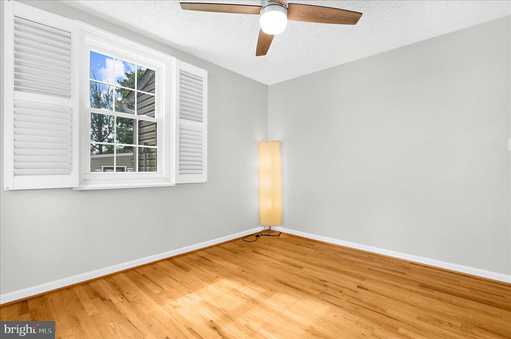 Image 17 of property listing at 3303 GRACE RD, Sparrows Point, MD 21219