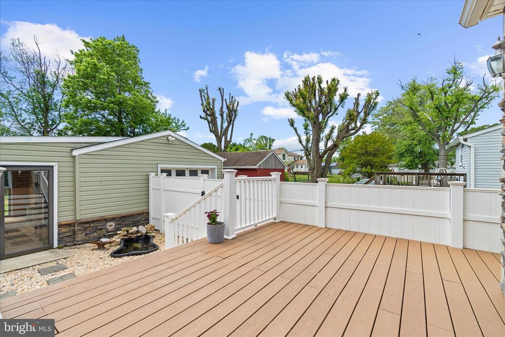 Image 31 of property listing at 3303 GRACE RD, Sparrows Point, MD 21219