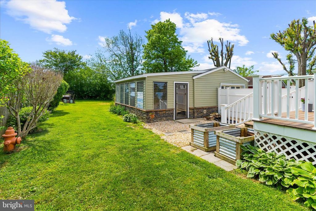 Image 38 of property listing at 3303 GRACE RD, Sparrows Point, MD 21219
