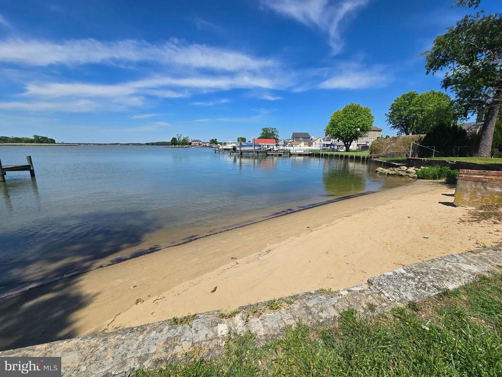 Image 57 of property listing at 3303 GRACE RD, Sparrows Point, MD 21219