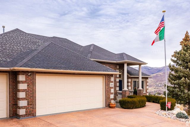 3252 SUNSET HOLLOW DR, Bountiful, UT 84010