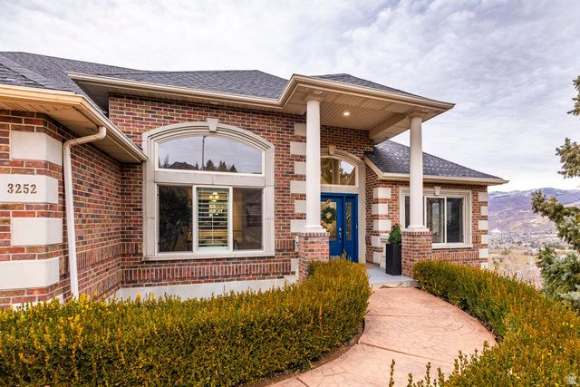 3252 SUNSET HOLLOW DR, Bountiful, UT 84010