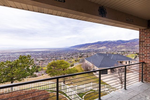3252 SUNSET HOLLOW DR, Bountiful, UT 84010
