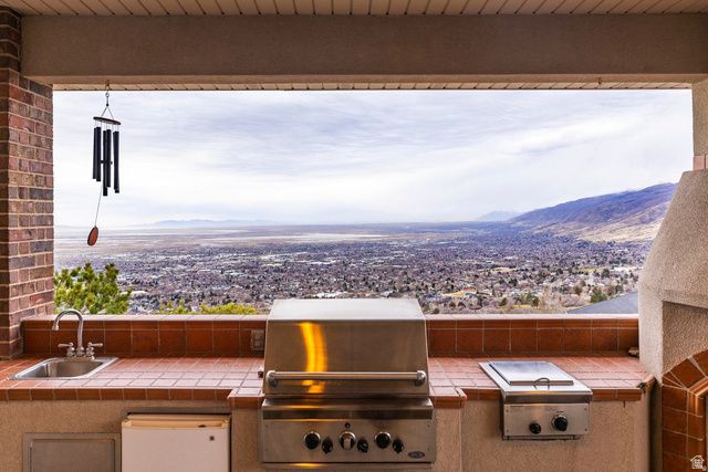 3252 SUNSET HOLLOW DR, Bountiful, UT 84010