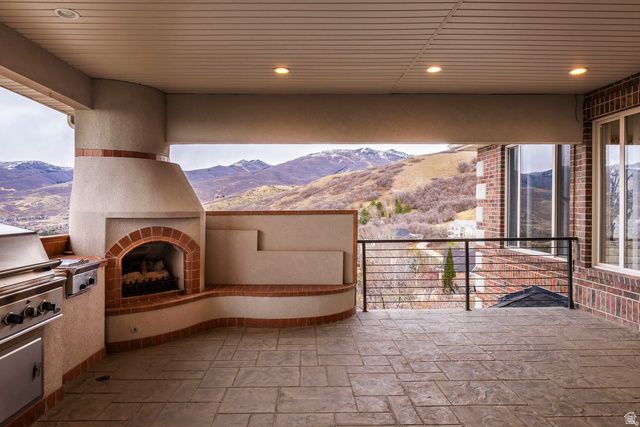 3252 SUNSET HOLLOW DR, Bountiful, UT 84010